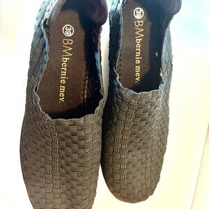 NWOT Bernie Mev shoes, black, size 8.5